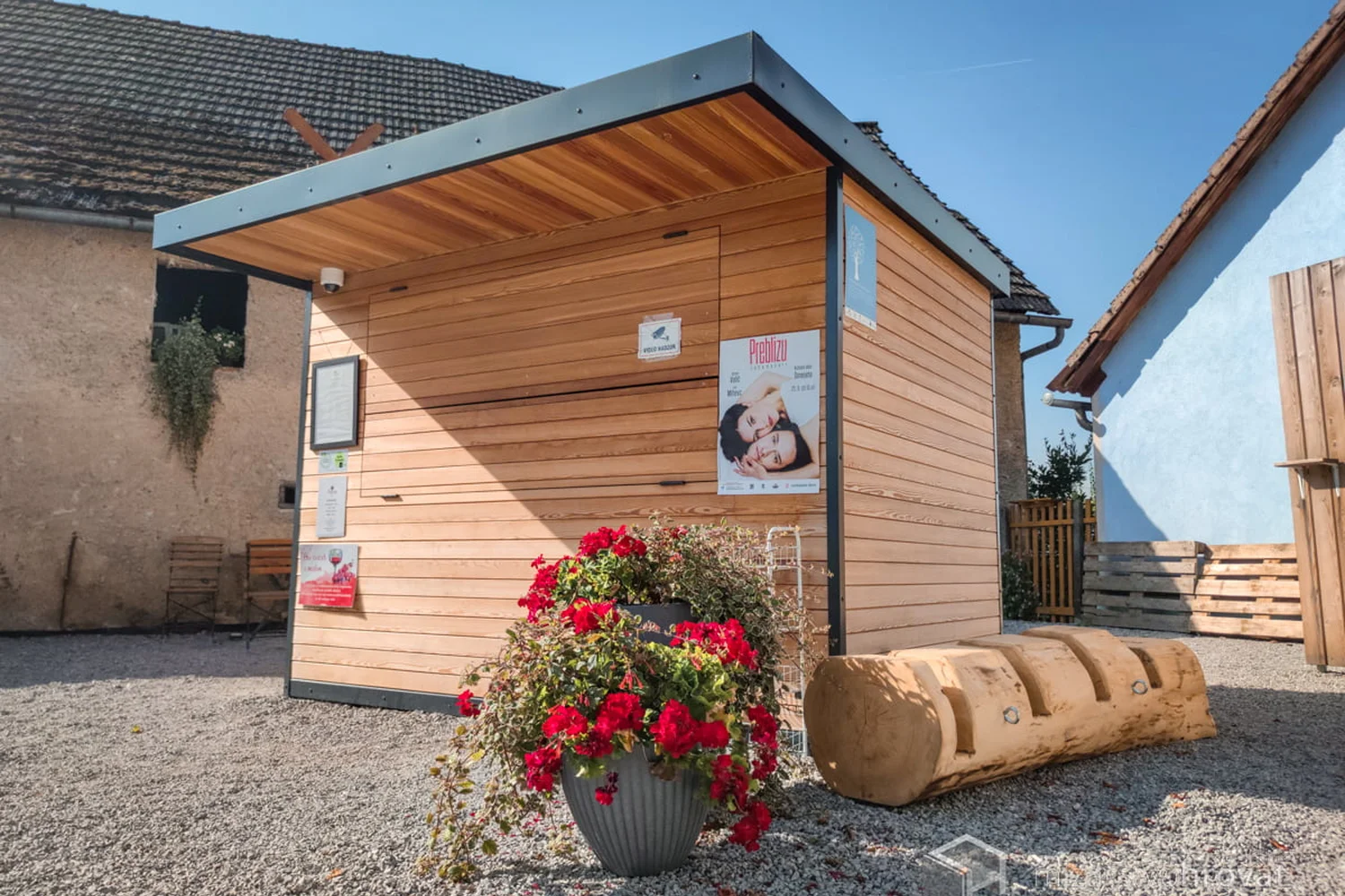 Stojnica Cubie Mirna