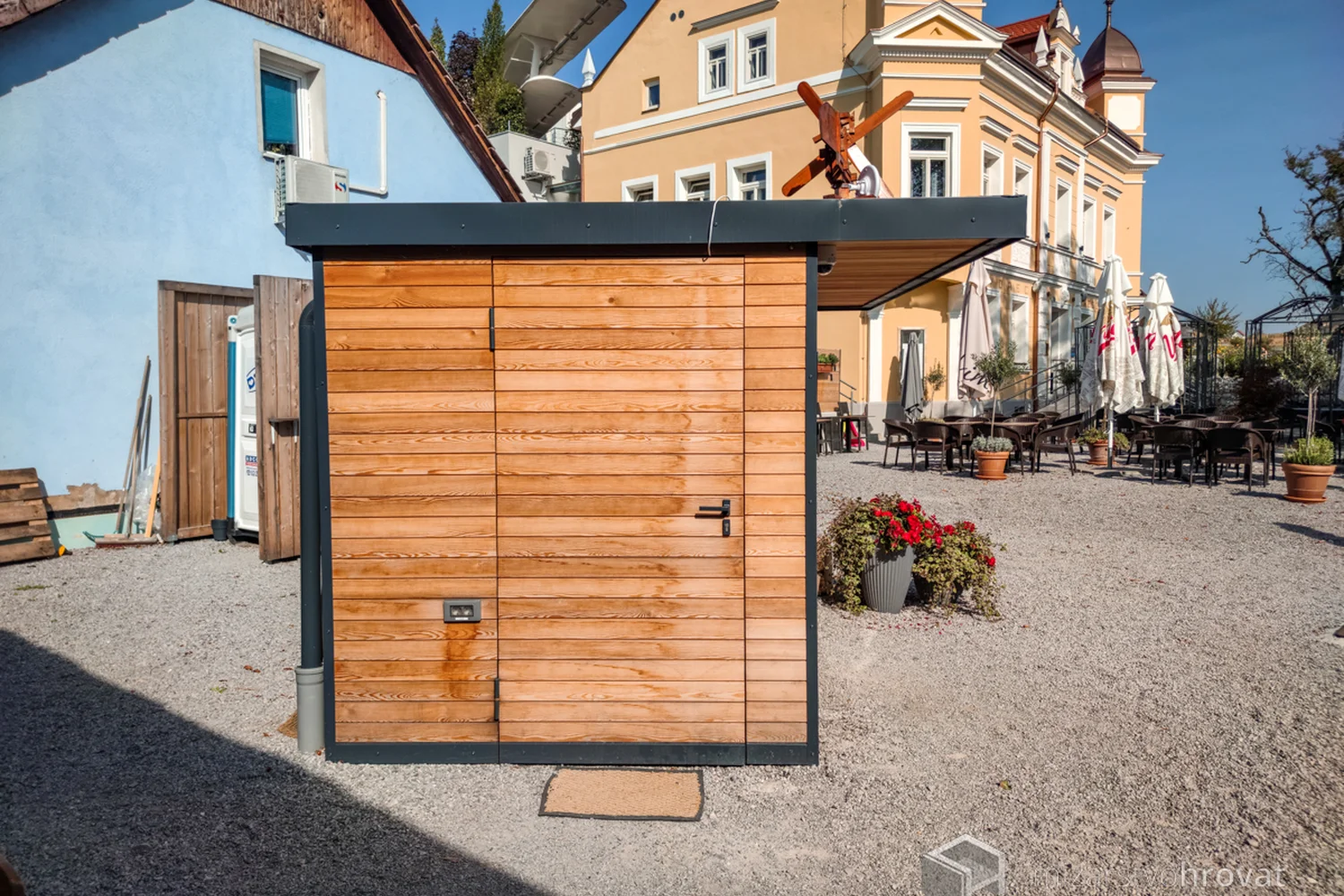 Stojnica Cubie Mirna