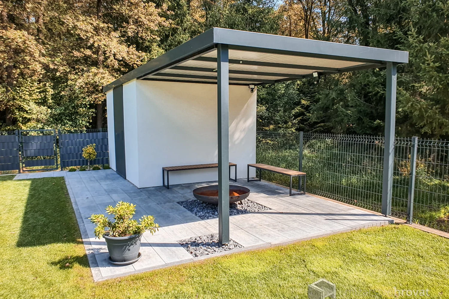 Vrtna uta z nadstre&scaron;kom Leverkusen-6