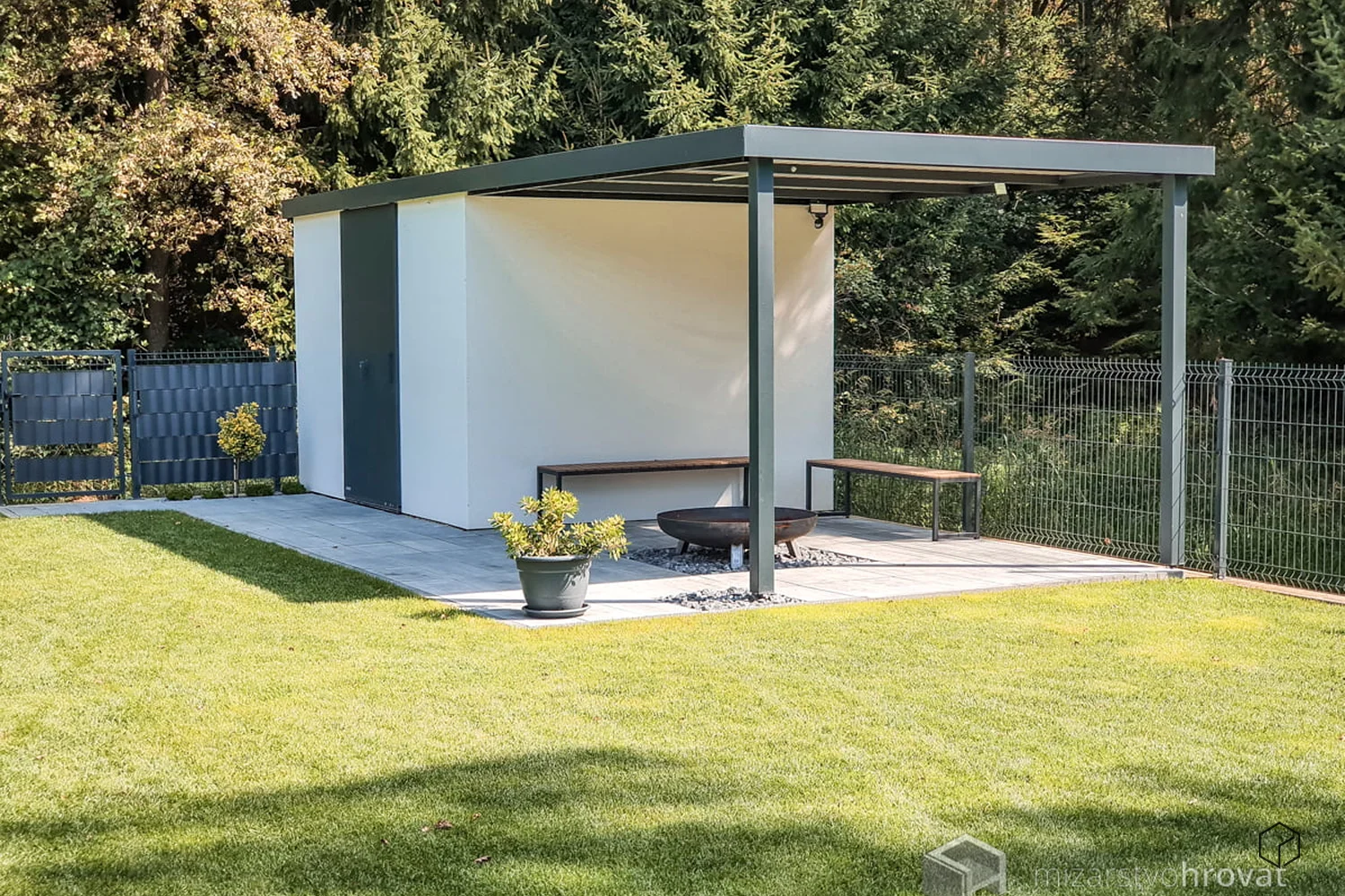 Vrtna uta z nadstre&scaron;kom Leverkusen-4