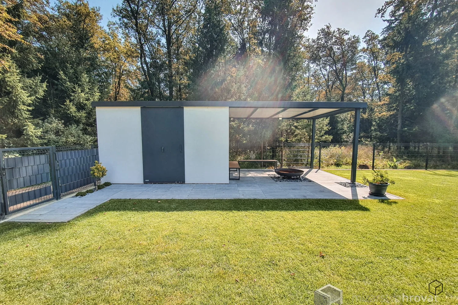 Vrtna uta z nadstre&scaron;kom Leverkusen-8