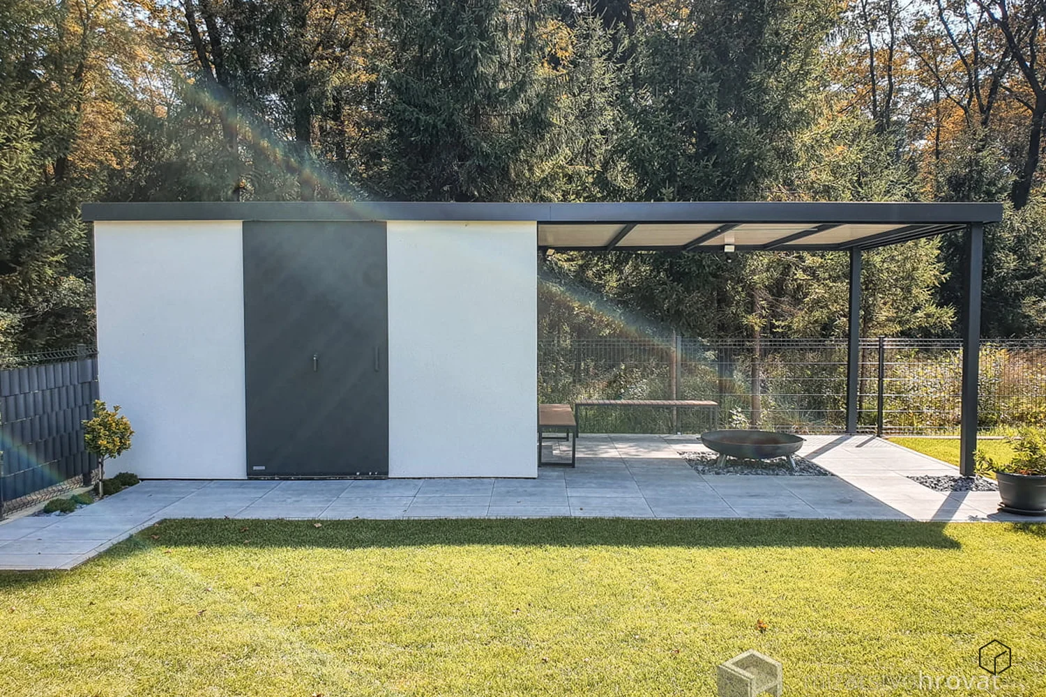 Vrtna uta z nadstre&scaron;kom Leverkusen-2