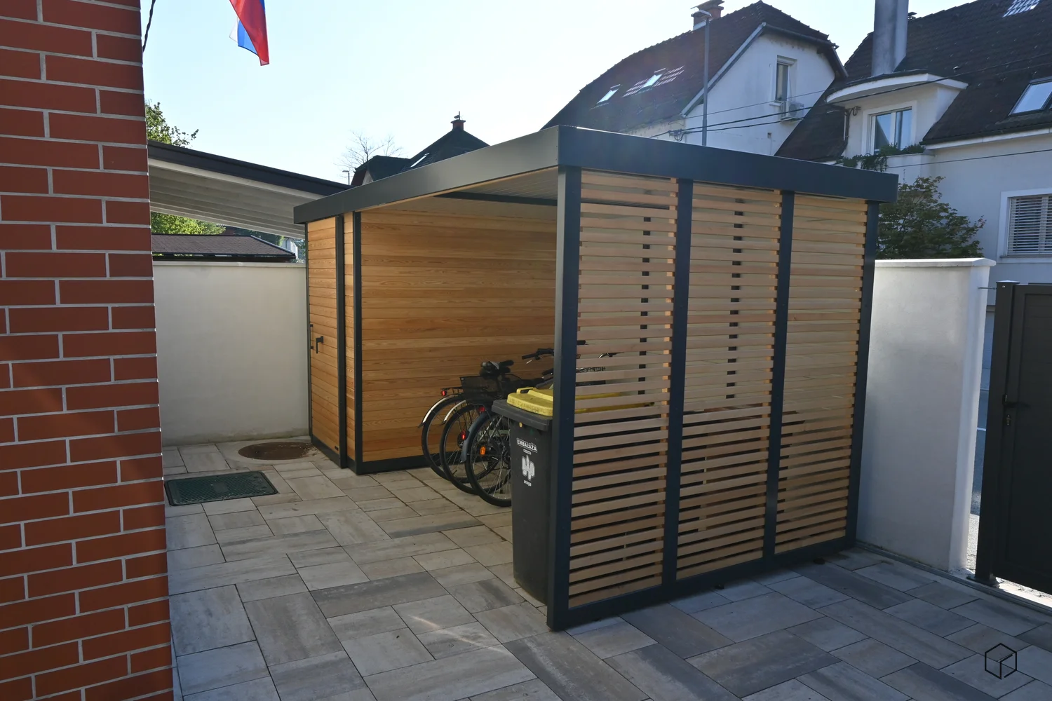 Vrtne lope z nadstre&scaron;kom