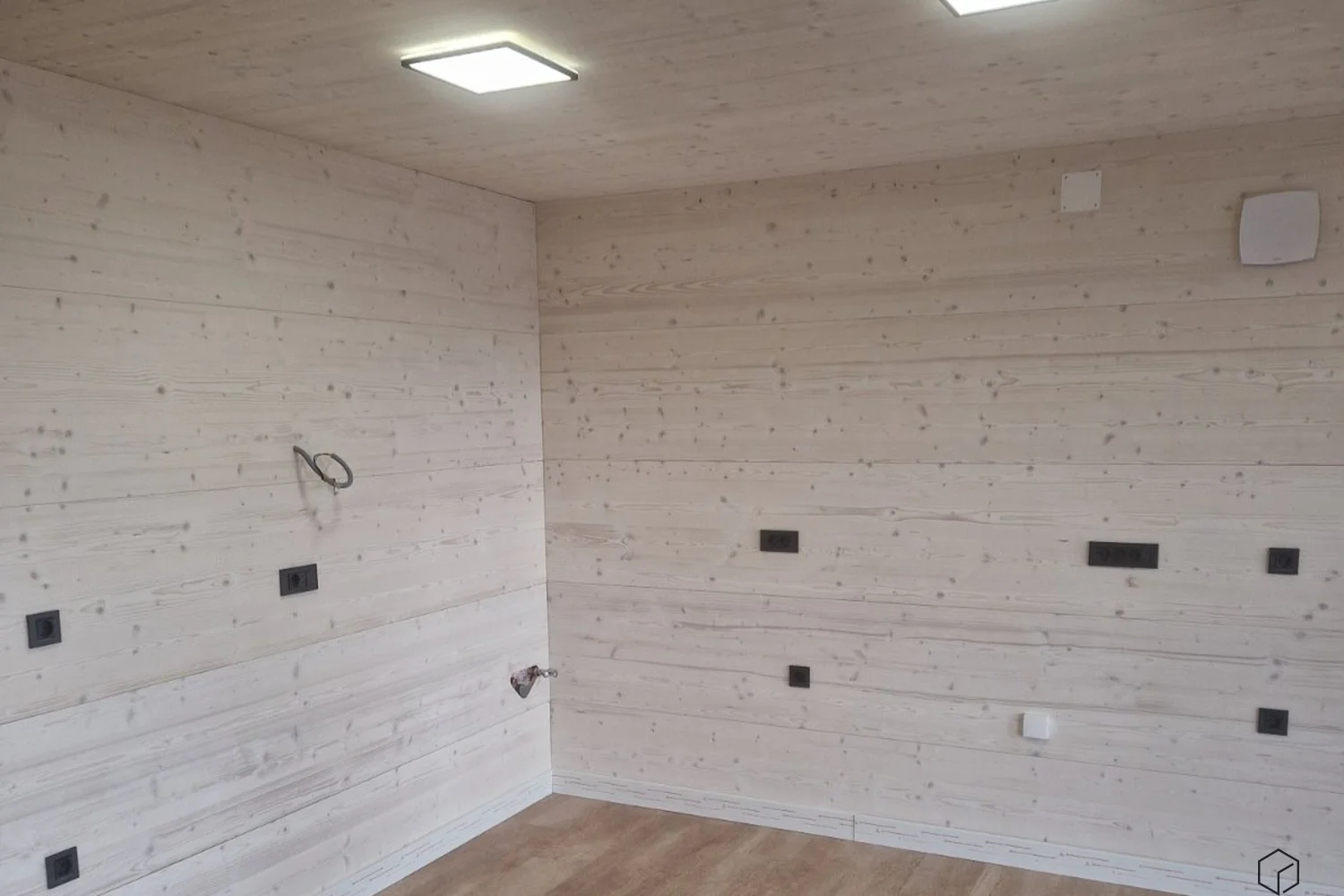 tilly plo&scaron;če