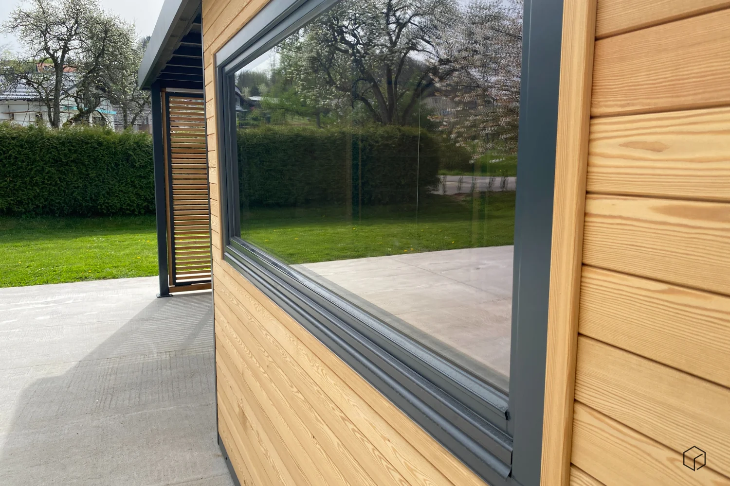 Vrtna hi&scaron;ka z nadstre&scaron;kom Lukovica-3