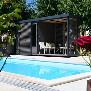 vrtna lopa ob bazenu