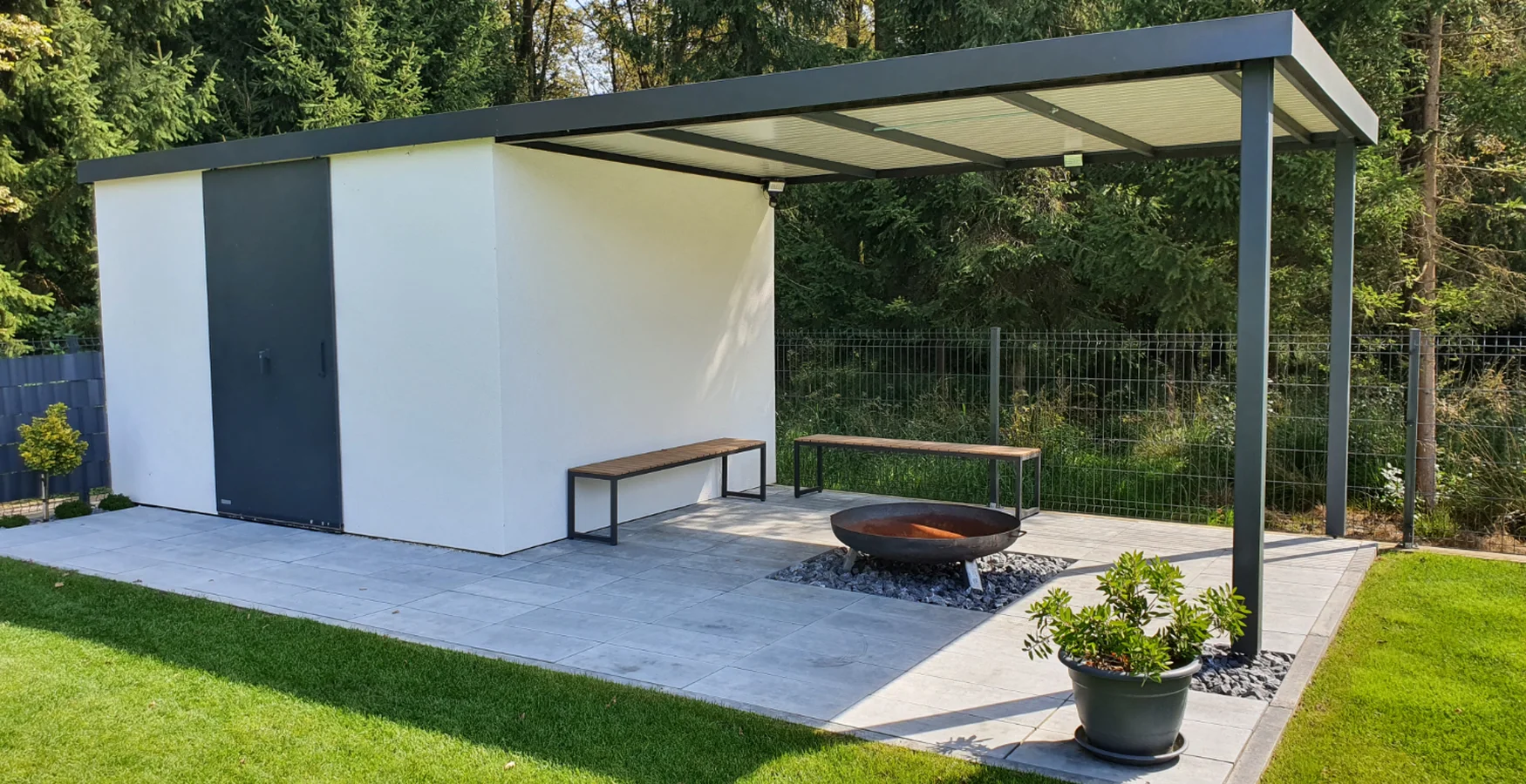 Vrtna uta z nadstre&scaron;kom Leverkusen